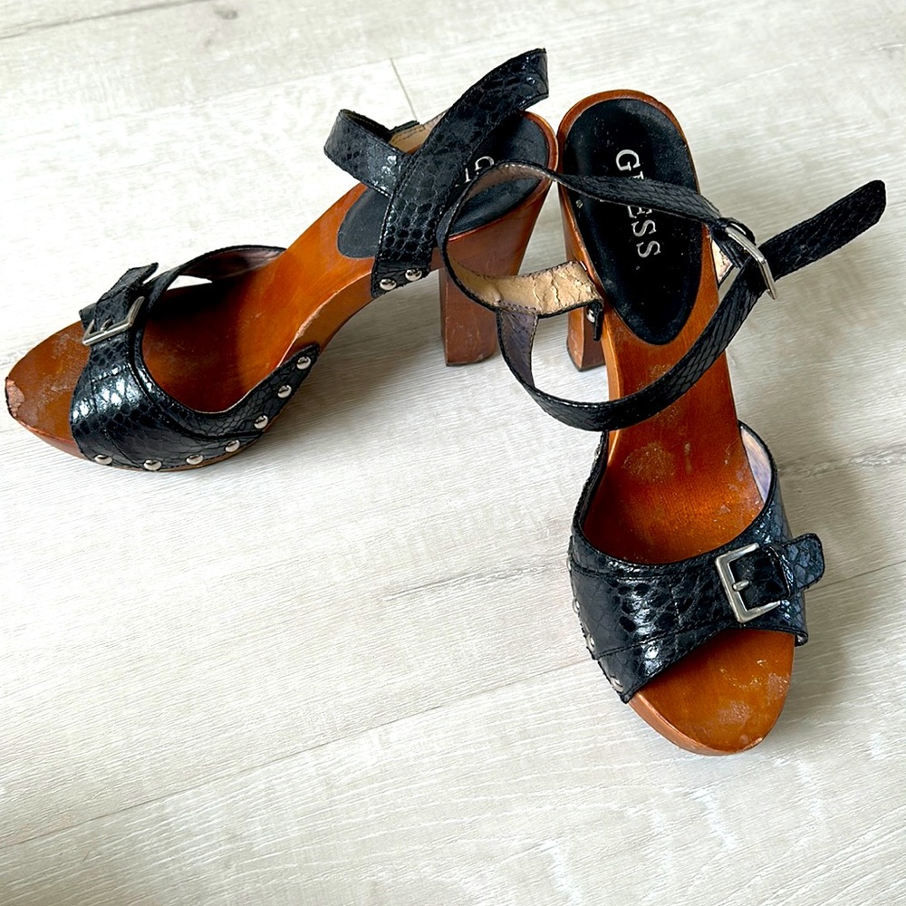 Shoes Guess Size 9